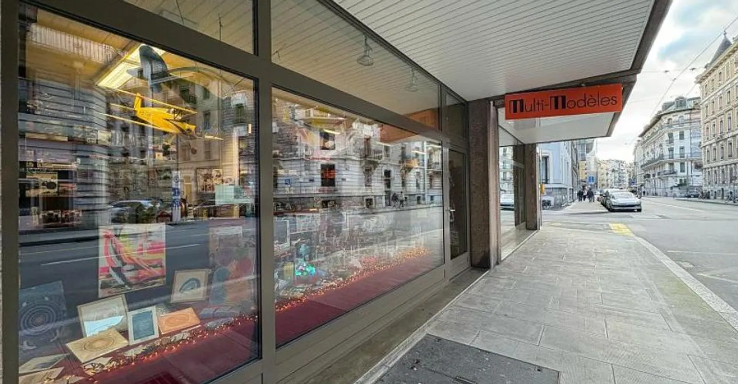 ARCADE IN THE CENTER OF EAUX-VIVES - Photo 1 of 5