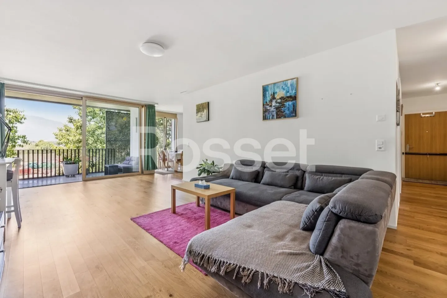 Appartement moderne avec terrasse - Photo 1 sur 5