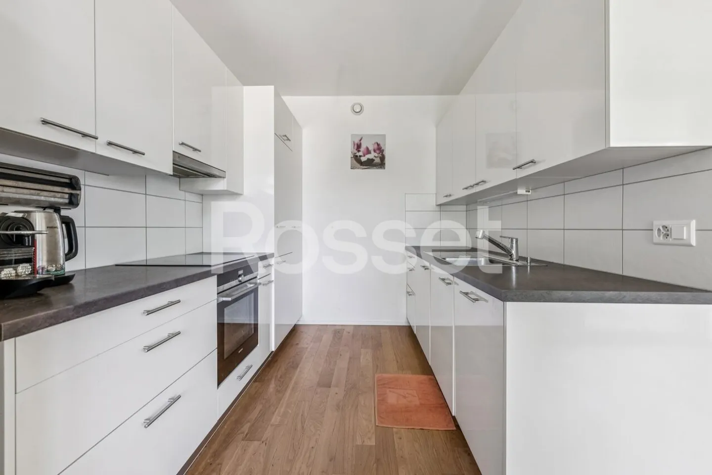 Appartement moderne avec terrasse - Photo 2 sur 5