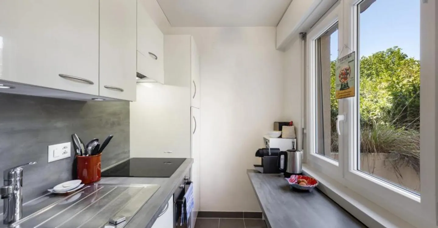 Bel Appartement avec Terrasse - Photo 2 sur 6