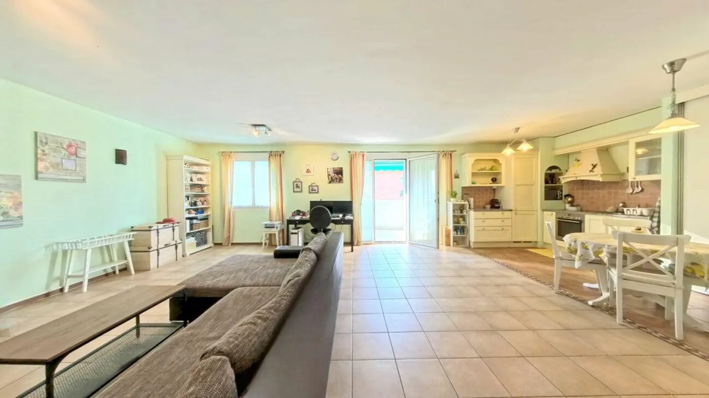 Eleganza urbana con vista castelli - Foto 2 di 11