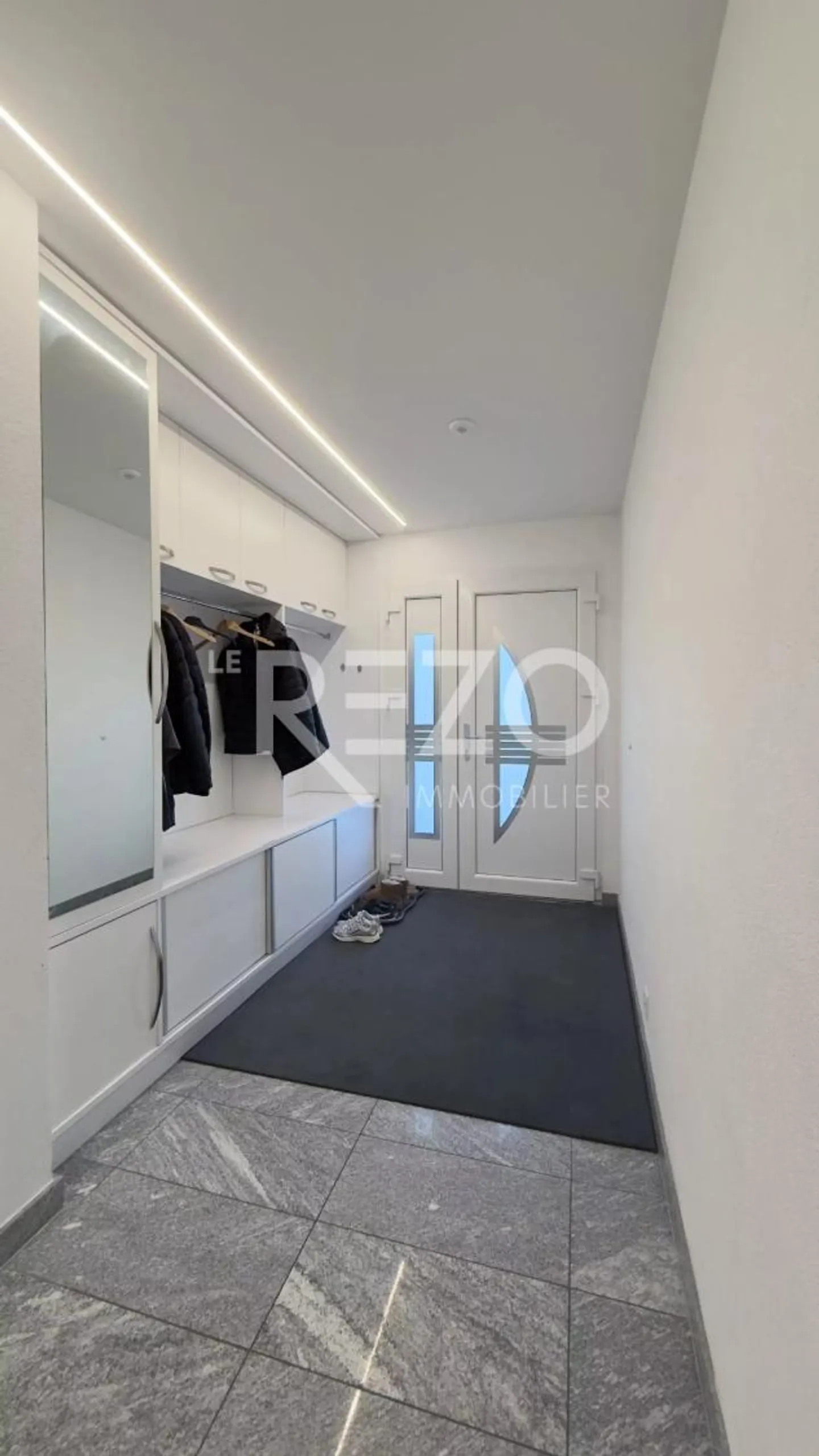 Exceptional villa in Chalais with income potential - Photo 2 of 13