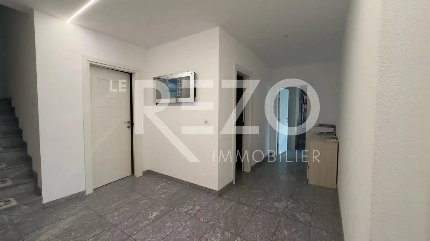 Exceptional villa in Chalais with income potential - Photo 7 of 13