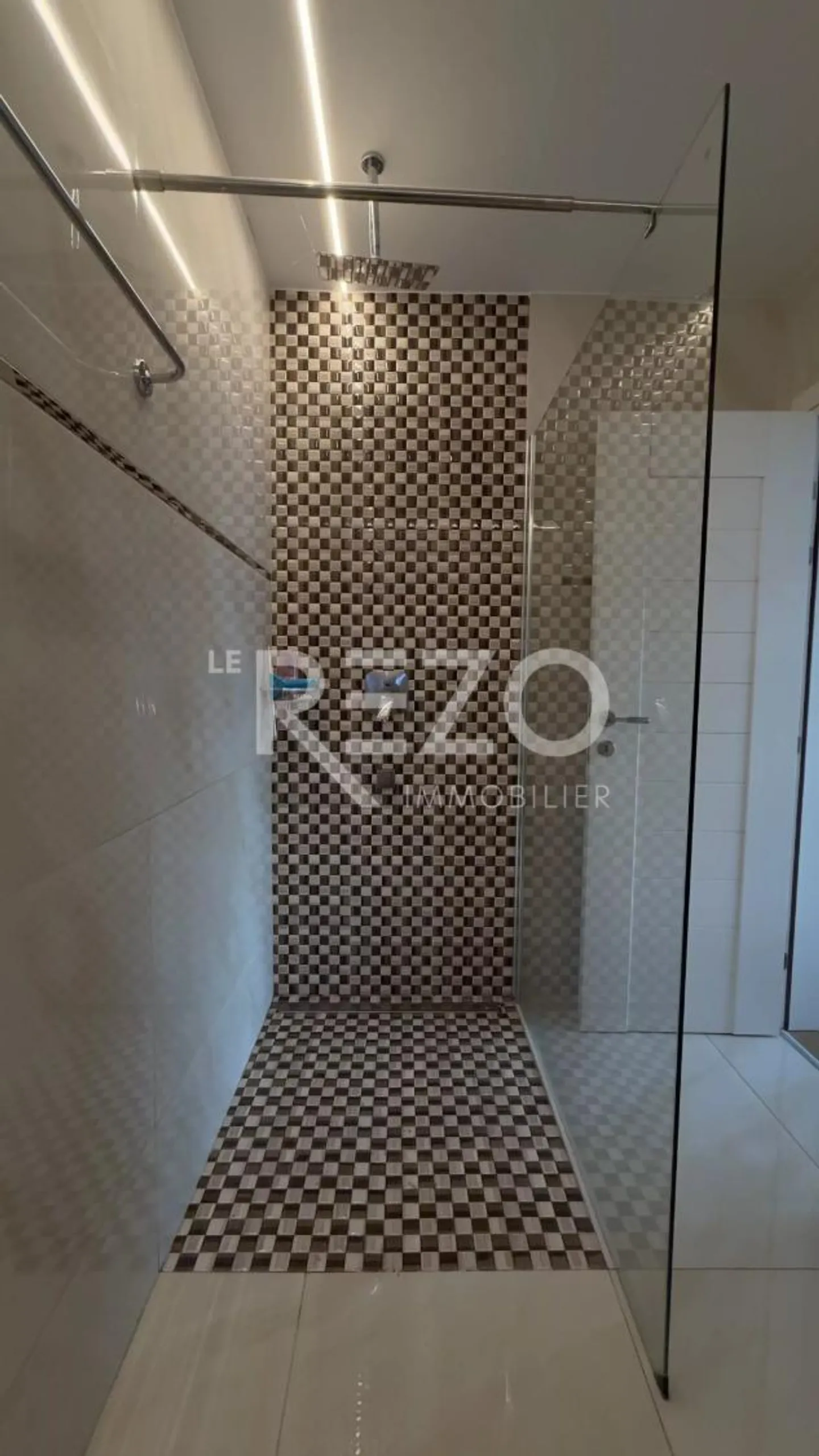 Exceptional villa in Chalais with income potential - Photo 13 of 13