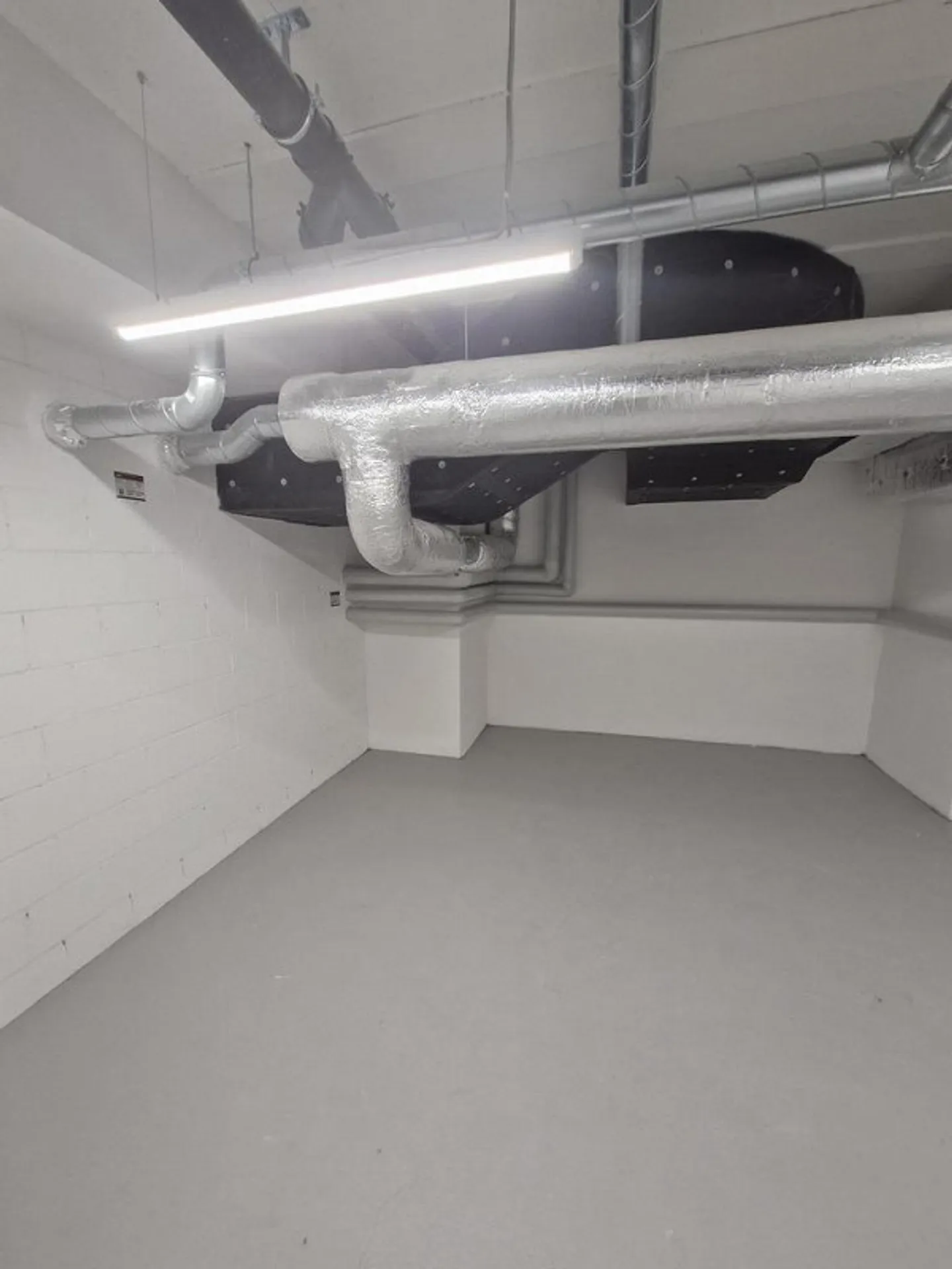 Storage in the Heart of Zurich - Photo 2 of 2