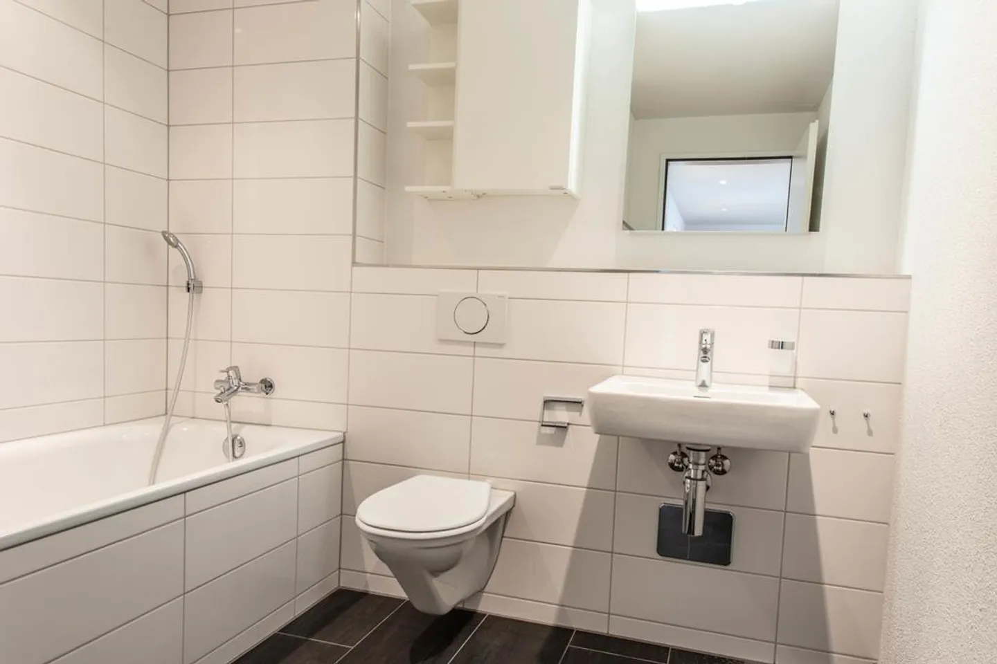 Modernes Apartment mit grossem Balkon - Foto 8 von 11