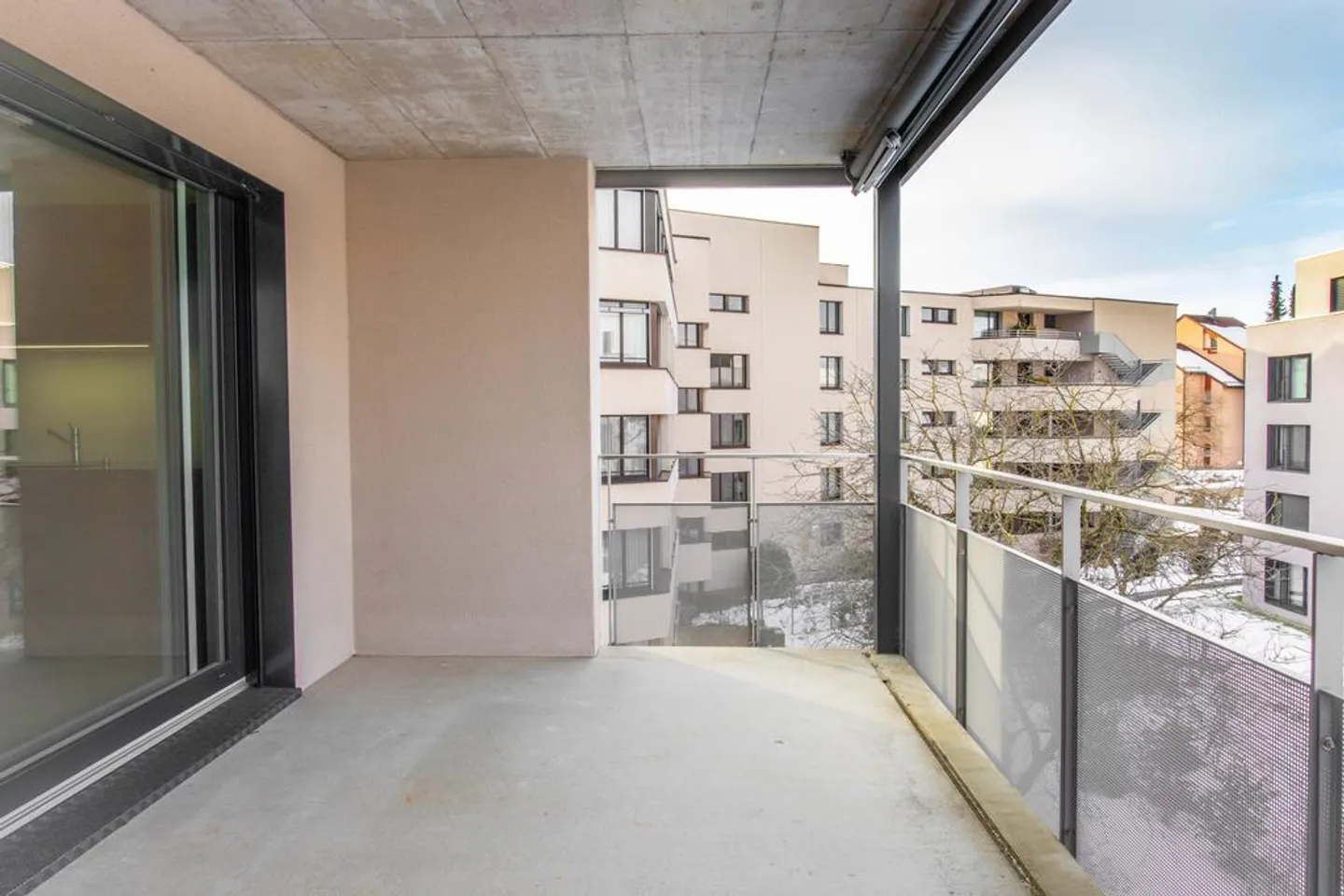 Modernes Apartment mit grossem Balkon - Foto 9 von 11