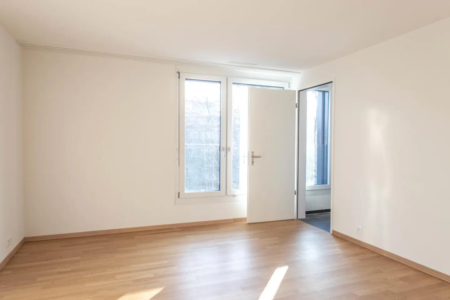 Modernes Apartment mit grossem Balkon - Foto 4 von 11