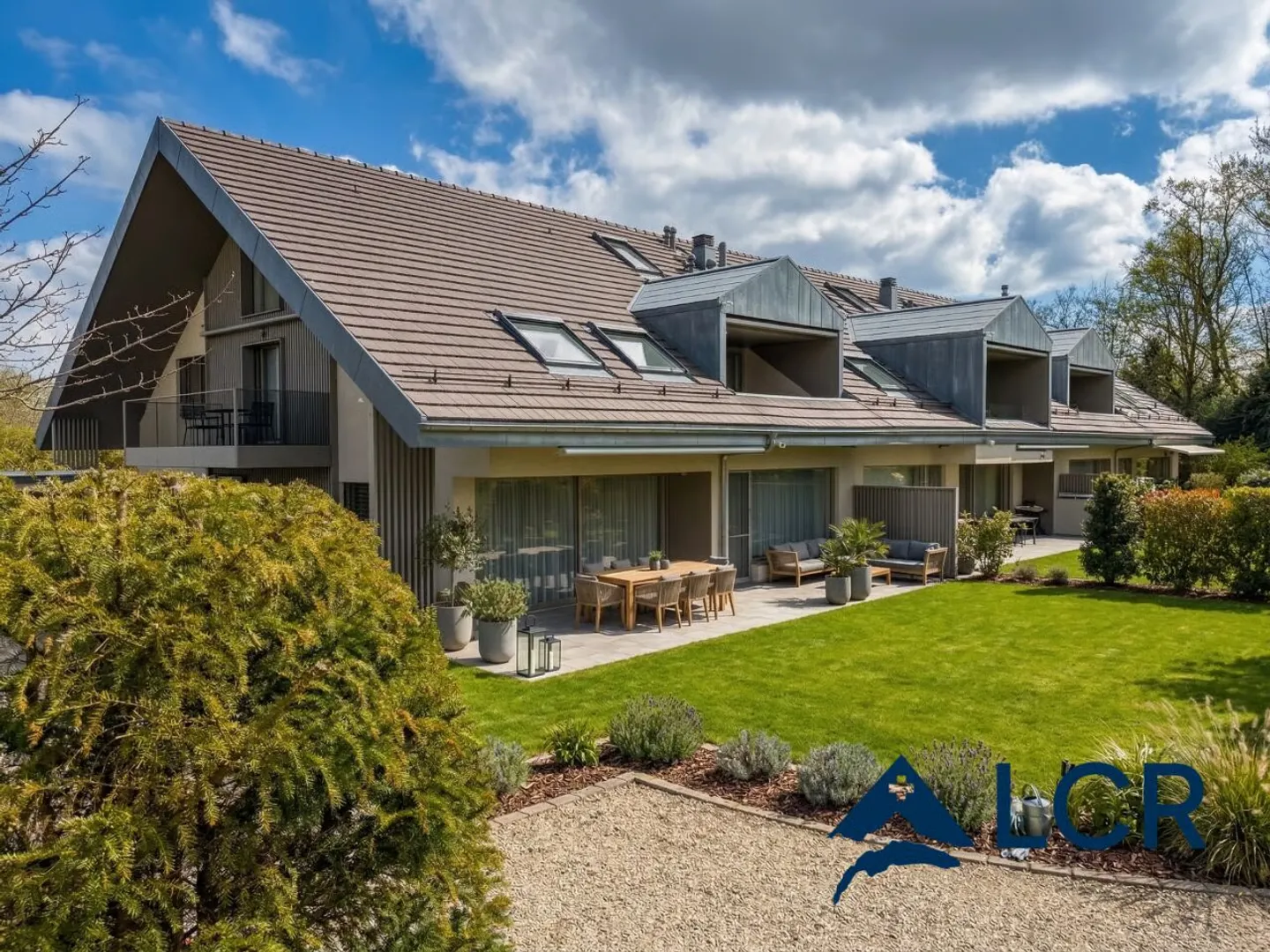 Splendide 4,5 pièces duplex en attique - Vue lac - 5 minutes de Morges - Photo 1 of 13