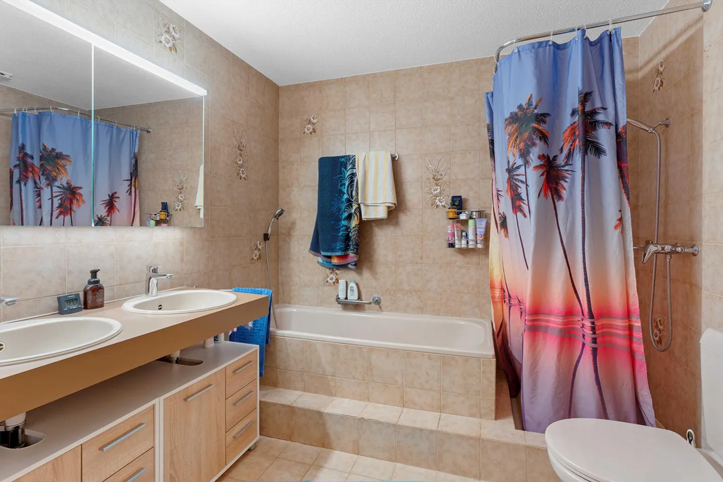 Maison de famille en rangée ensoleillée avec charme dans un emplacement calme - Photo 11 sur 12