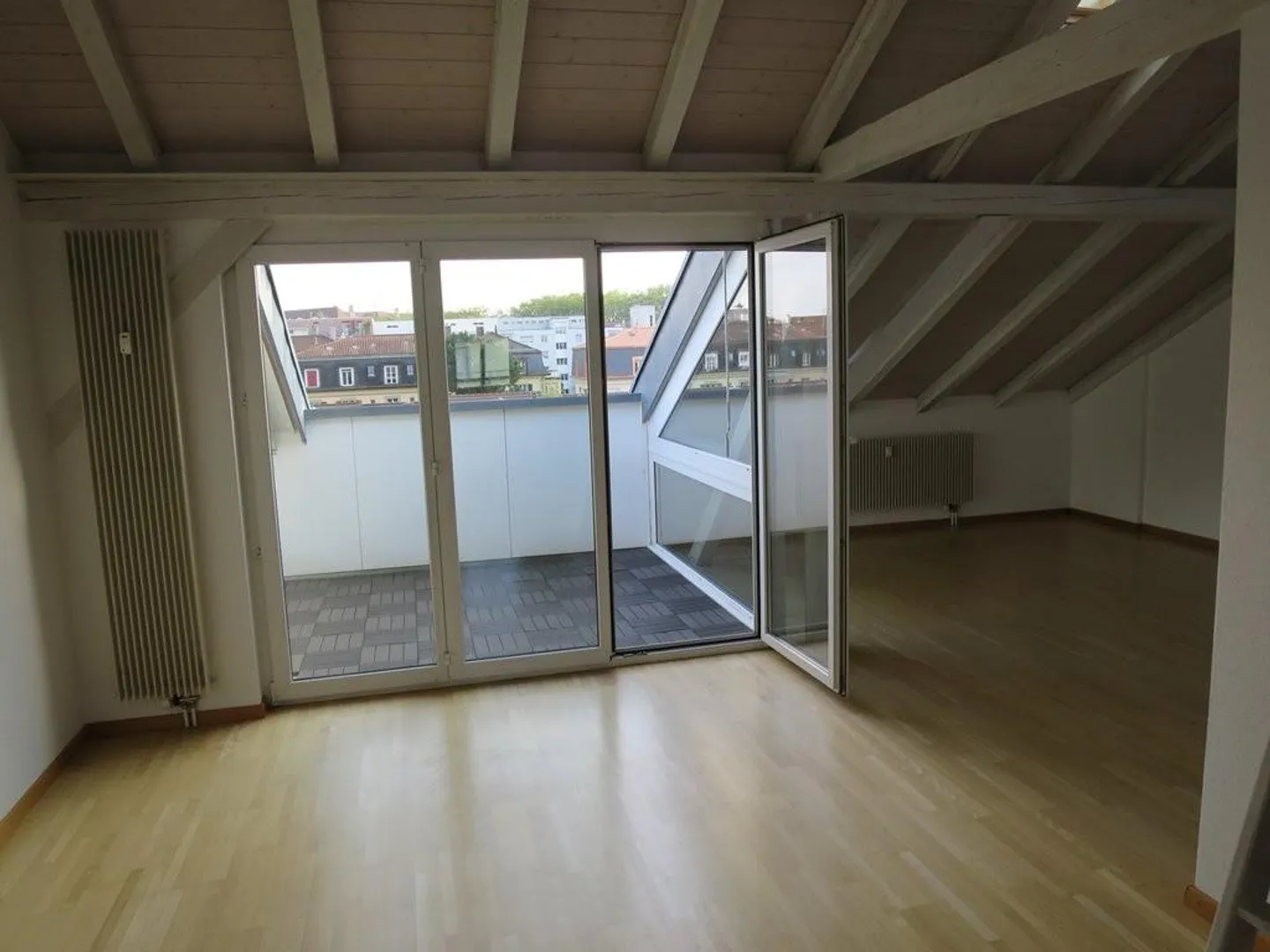 Beautiful attic apartment in the Breitenrain district - Photo 2 of 9