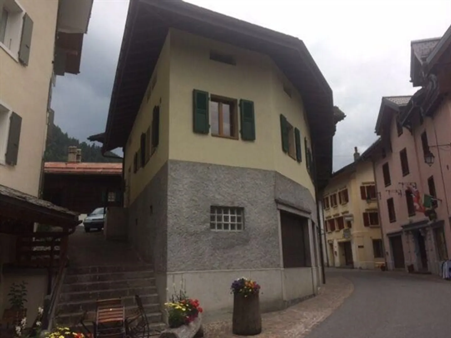 Potentiel immeuble résidentiel à usage mixte au cœur de Sépey. - Photo 9 sur 15