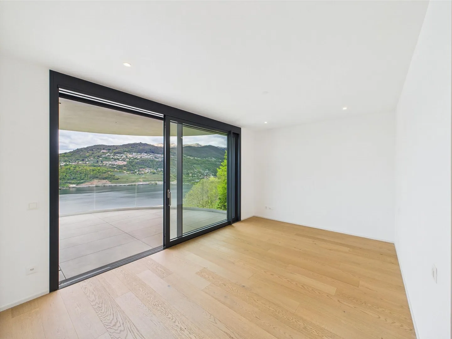 Appartamento moderno con vista lago - Foto 15 di 22