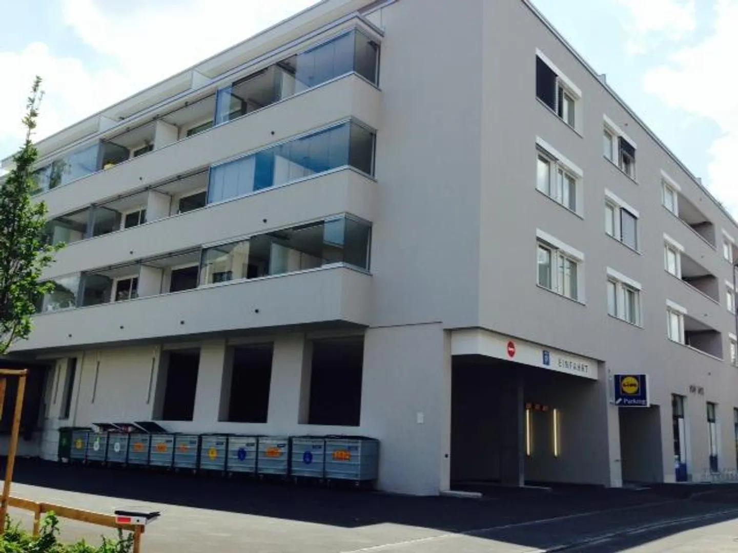 Zentraler Einstellhallenplatz in Biel ! - Foto 3 von 3