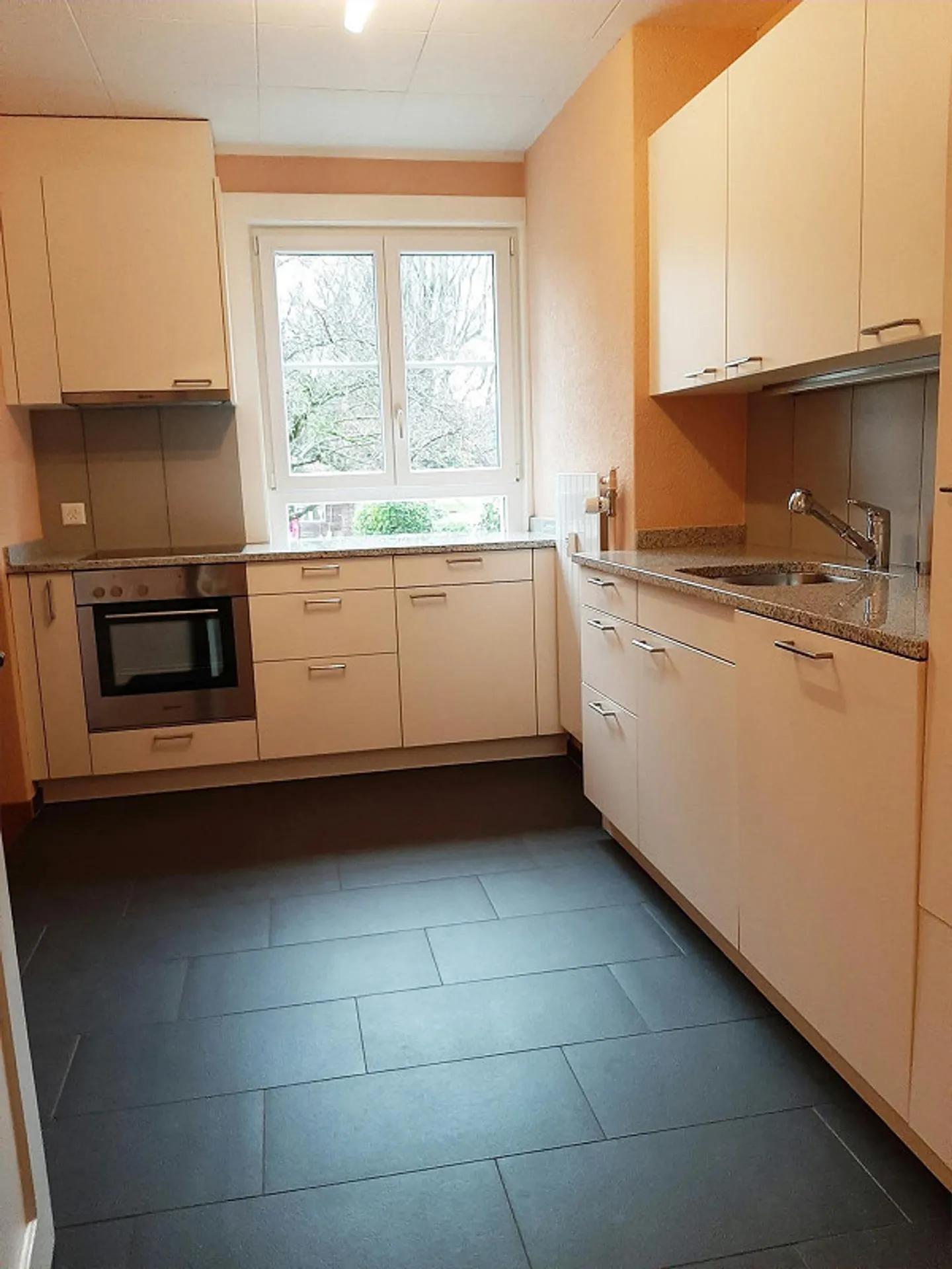 Apartment - Photo 6 of 7