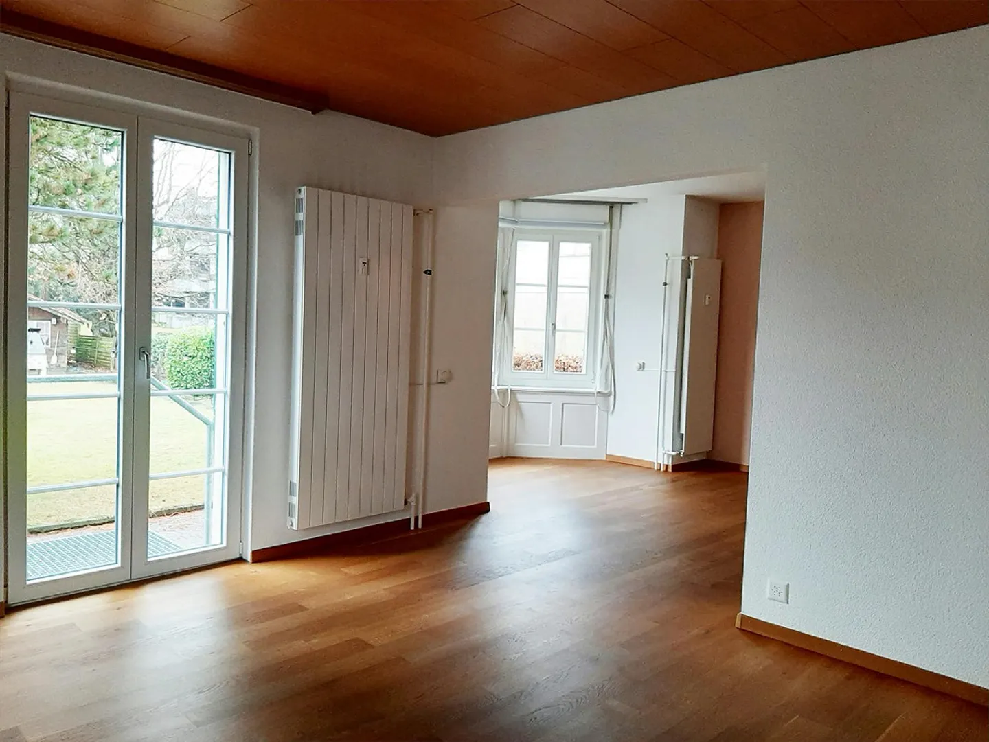 Apartment - Photo 3 of 7