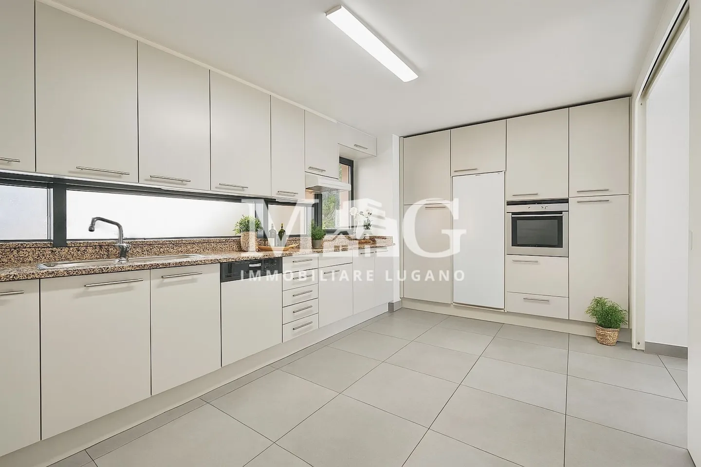 Lugano : Villa avec jardin privé et vue imprenable sur le lac - Photo 12 sur 17