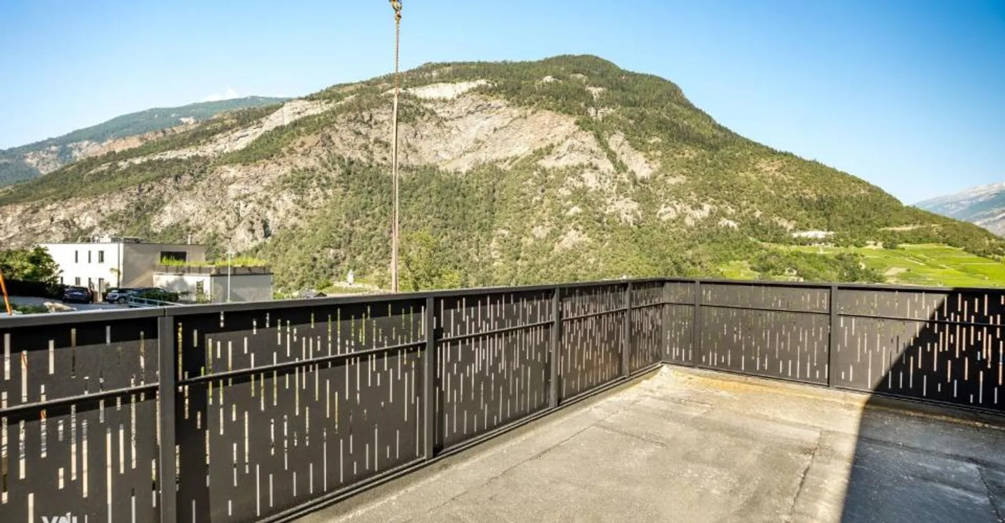 Prêt à emménager : appartement neuf de 3,5 pièces dans un bel emplacement élevé - Photo 8 sur 12
