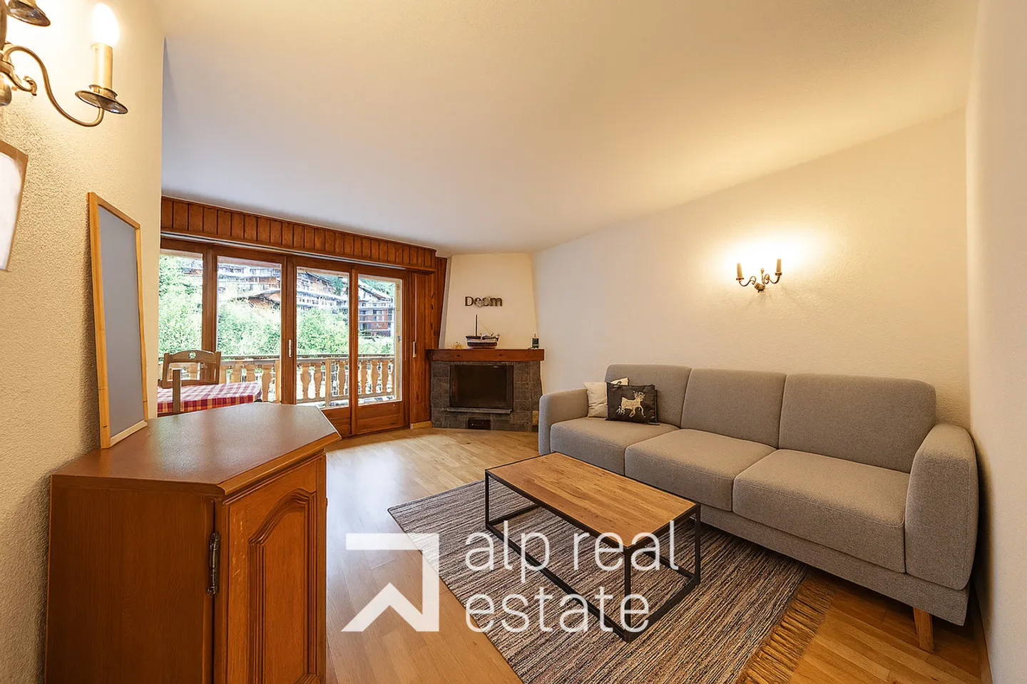 Appartement traversant de 3,5 pièces au coeur de la station - Photo 3 sur 13