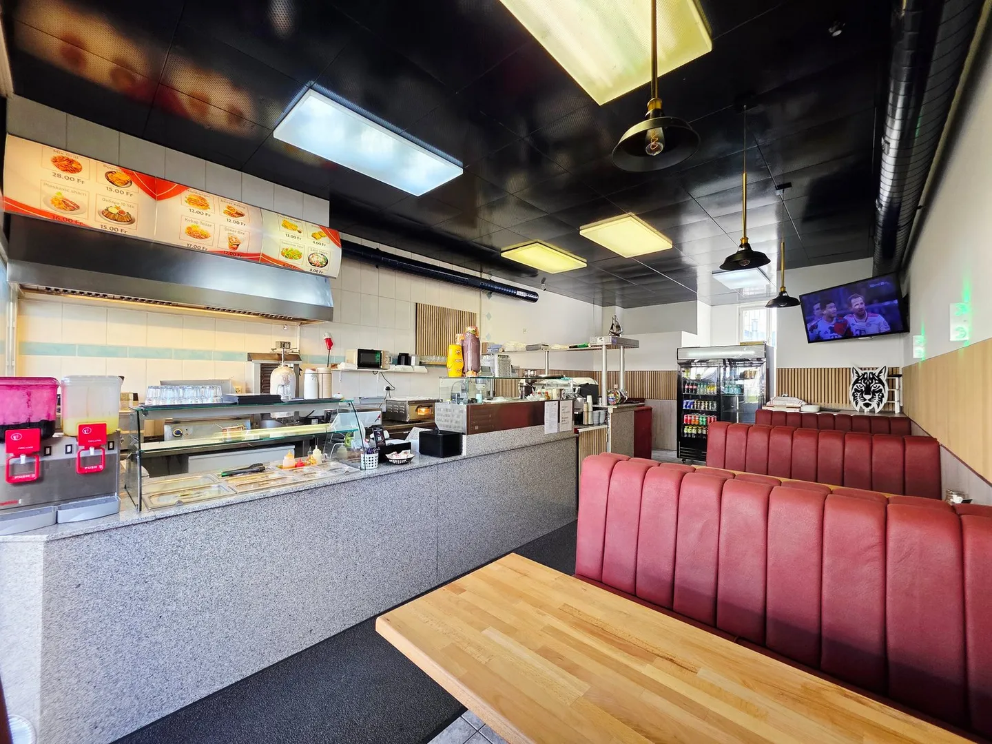 Ristorante, Snack Bar, Bistro – Grande Opportunità in Posizione Ideale - Foto 1 di 11