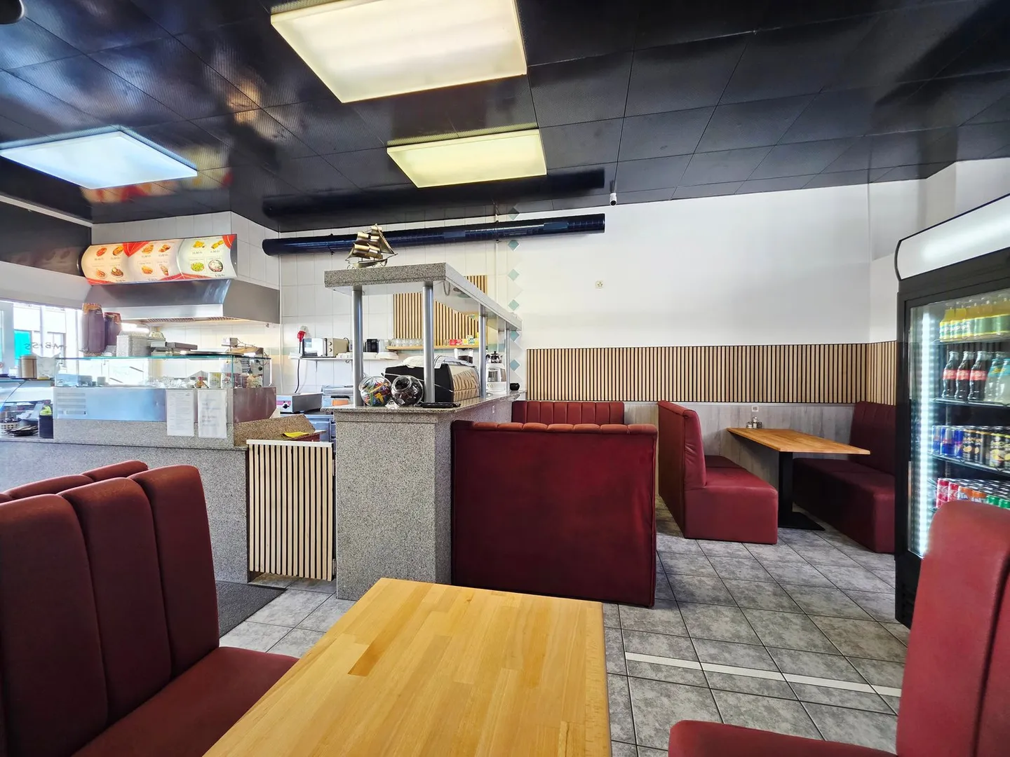 Ristorante, Snack Bar, Bistro – Grande Opportunità in Posizione Ideale - Foto 3 di 11
