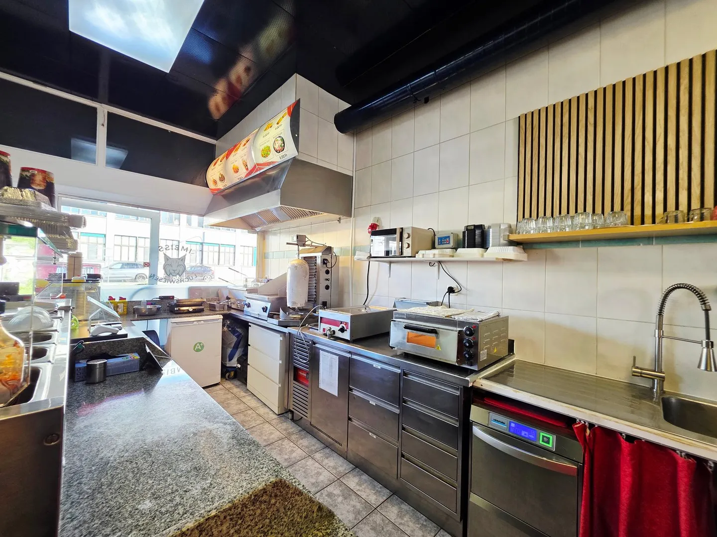 Ristorante, Snack Bar, Bistro – Grande Opportunità in Posizione Ideale - Foto 4 di 11