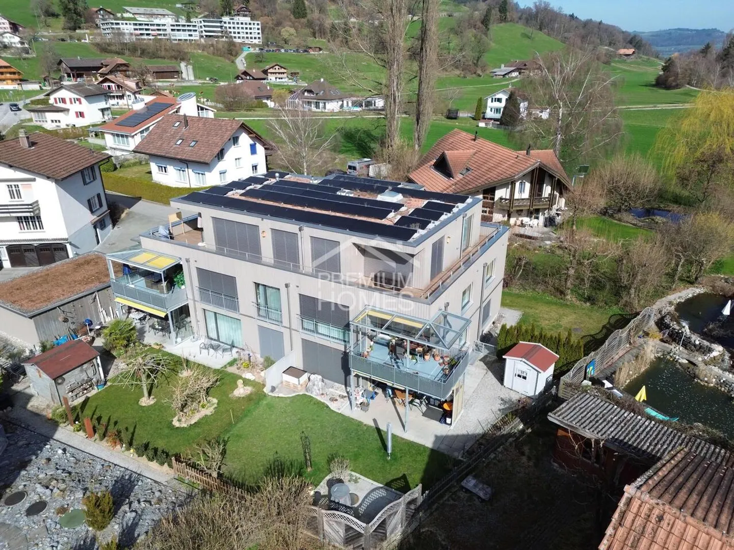 Appartement Attique Stylé avec Terrasse - Photo 1 sur 11