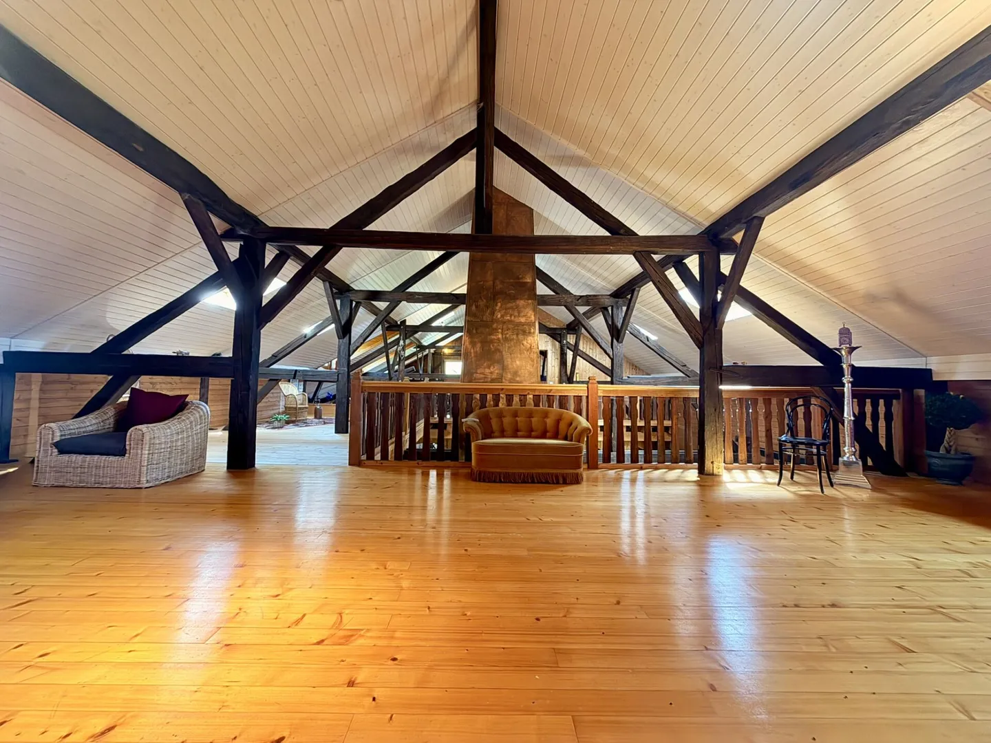 Magnificent renovated farmhouse in a paradise corner - Photo 9 of 13