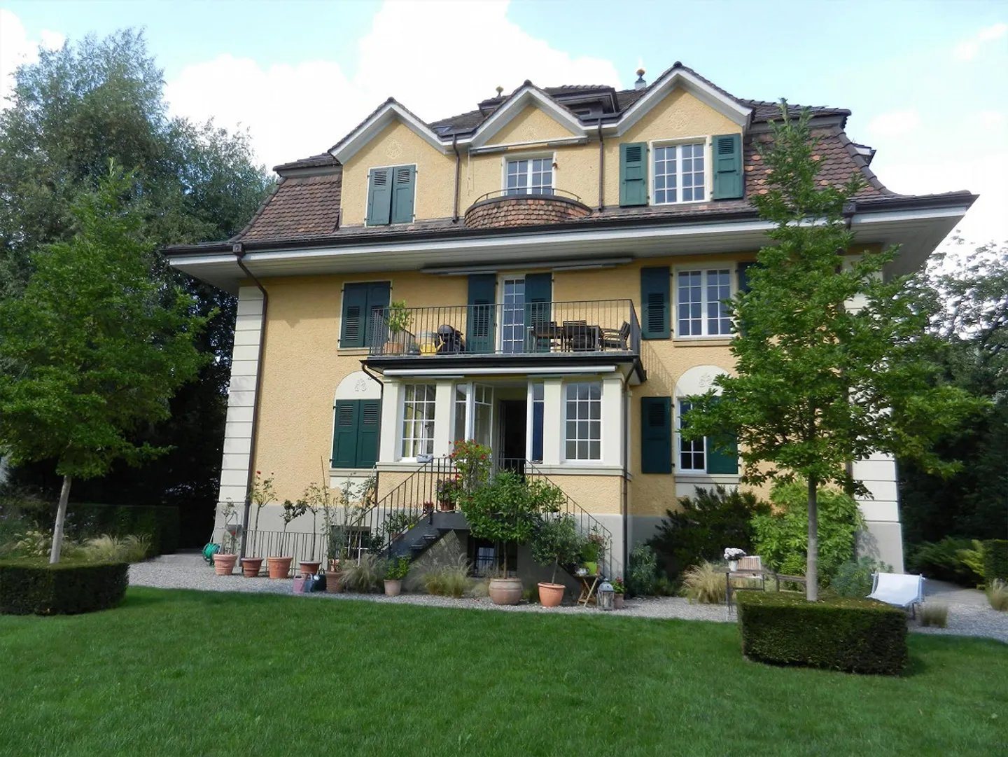 Appartement ancien élégant dans un emplacement central - Photo 1 sur 7