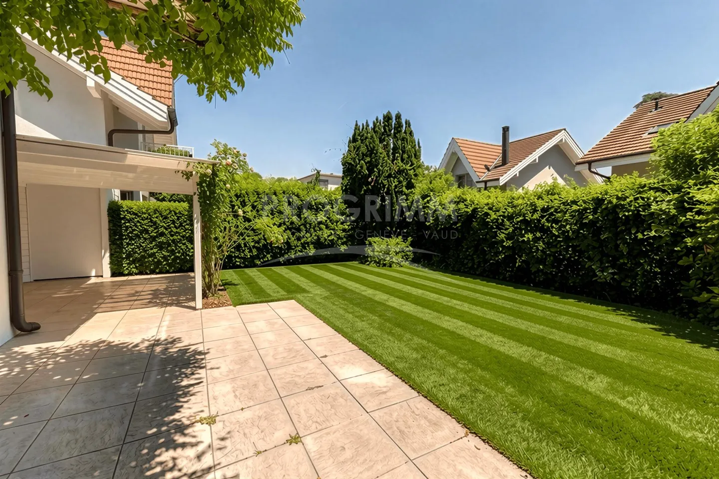 Charming Villa with Garden - Photo 2 of 10