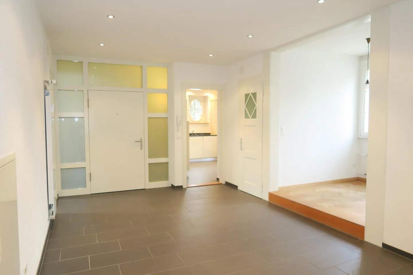 Appartement ancien élégant dans un emplacement central - Photo 4 sur 7