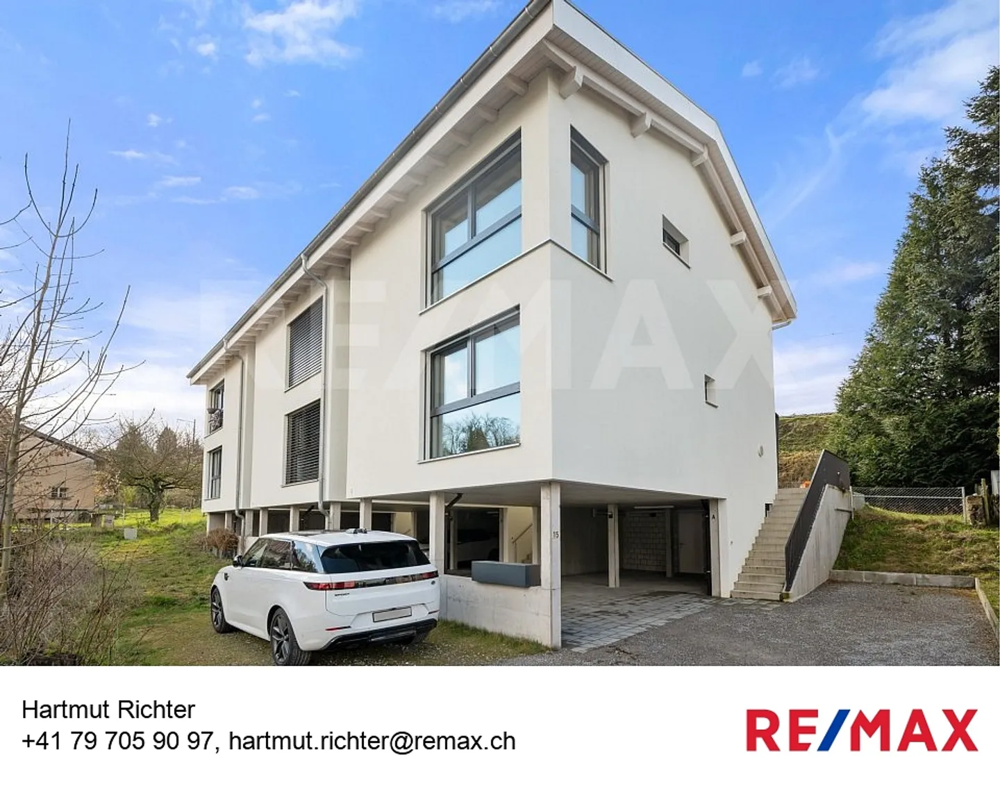 Modernes Einfamilienhaus in Münchenwiler / Murten - Foto 1 di 10