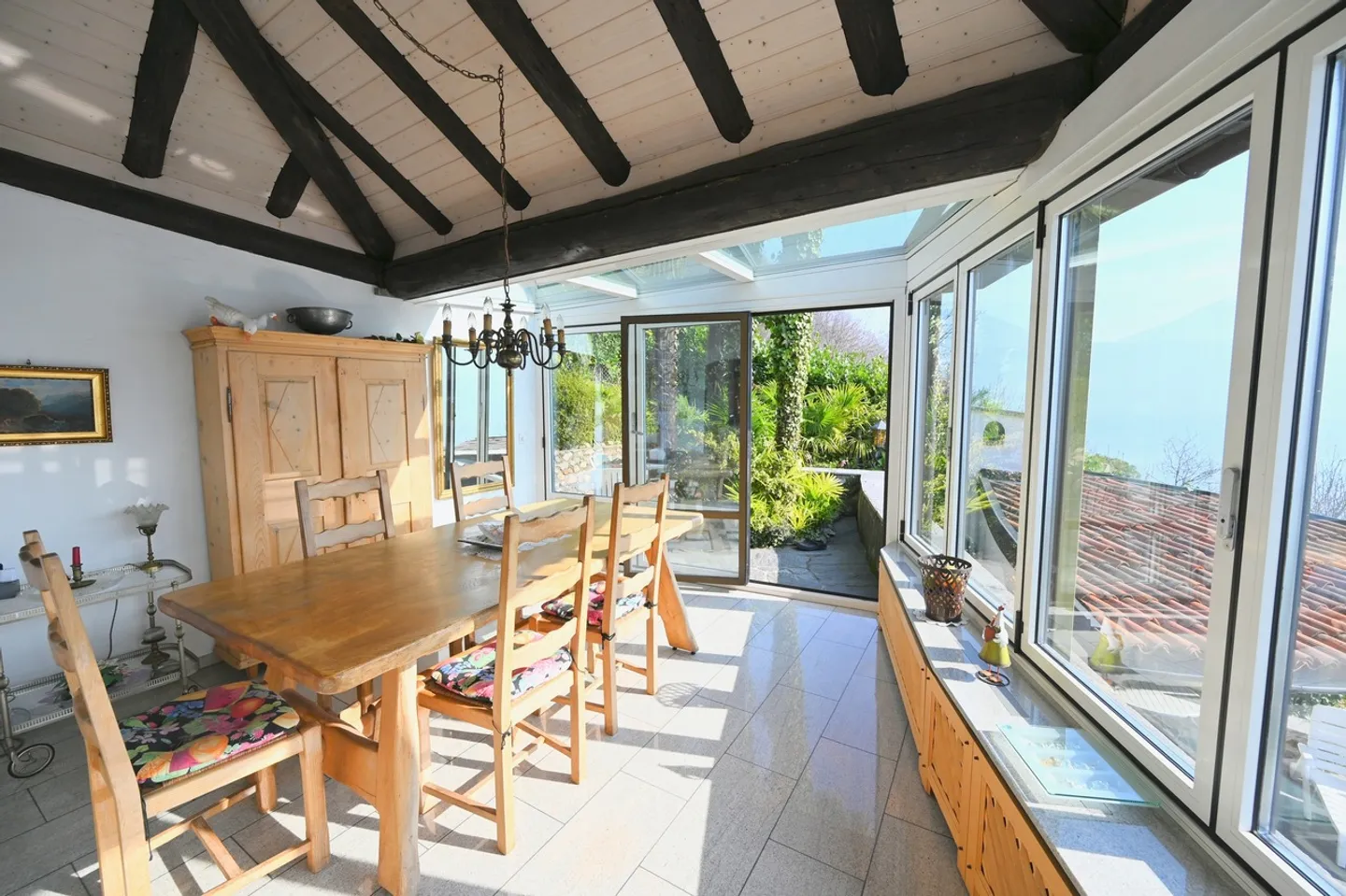 2 Ville Gemelle in Stile Rustico con Vista Lago e Piscina - Foto 12 di 25