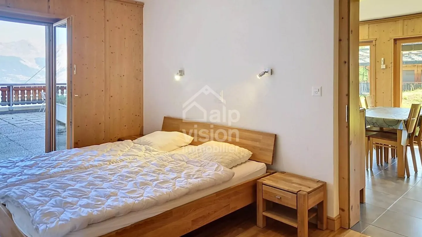 4.5 FURNISHED ROOM SKI IN SKI OUT TERRACE GARDEN - Photo 8 of 13