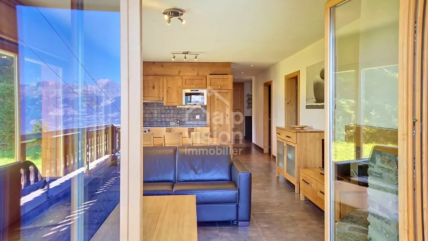 4.5 FURNISHED ROOM SKI IN SKI OUT TERRACE GARDEN - Photo 6 of 13