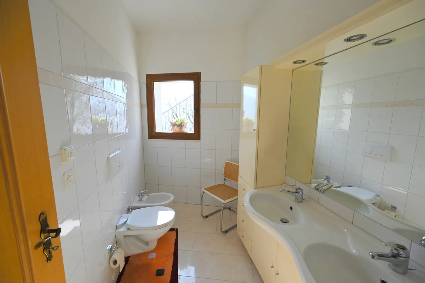 2 Ville Gemelle in Stile Rustico con Vista Lago e Piscina - Foto 22 di 25