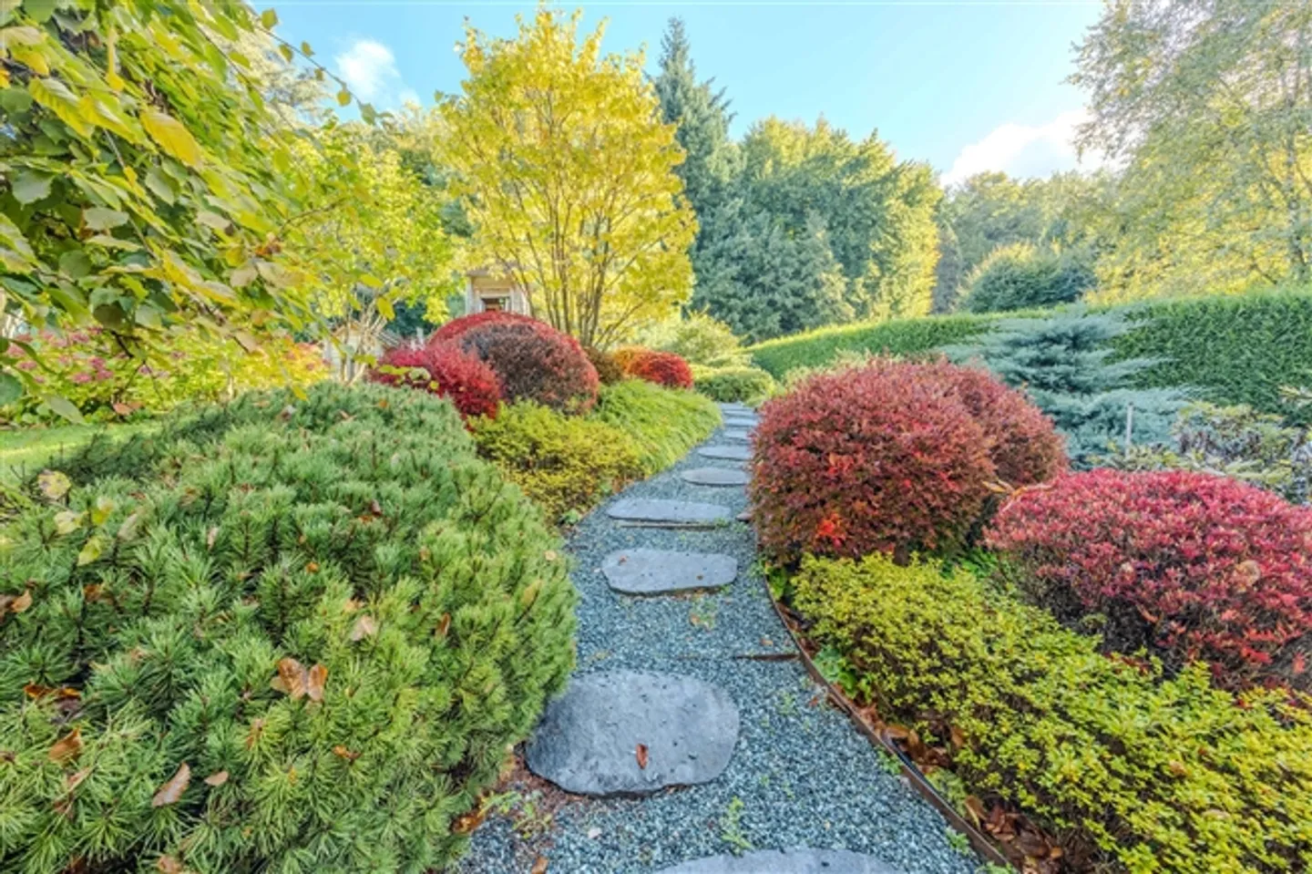 Exquisite Property on the Outskirts of Lausanne - Photo 9 of 10