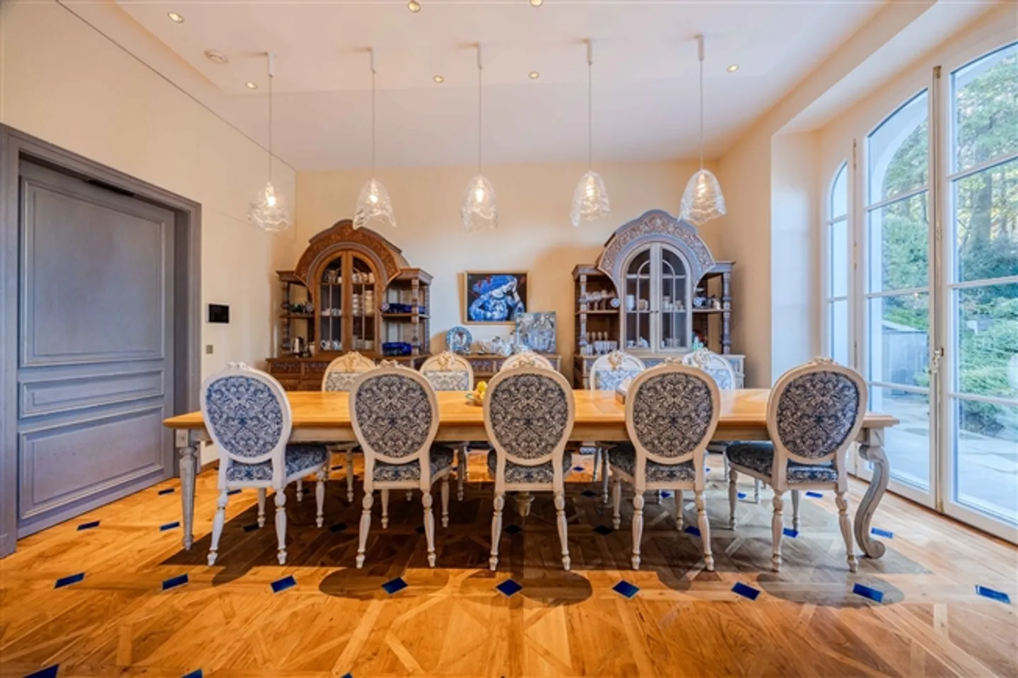 Exquisite Property on the Outskirts of Lausanne - Photo 3 of 10