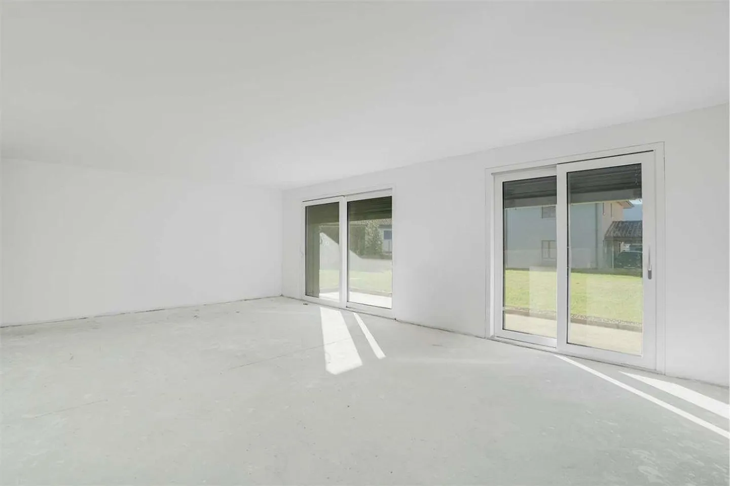 Luxuswohnung mit Privatgarten - Foto 2 von 13