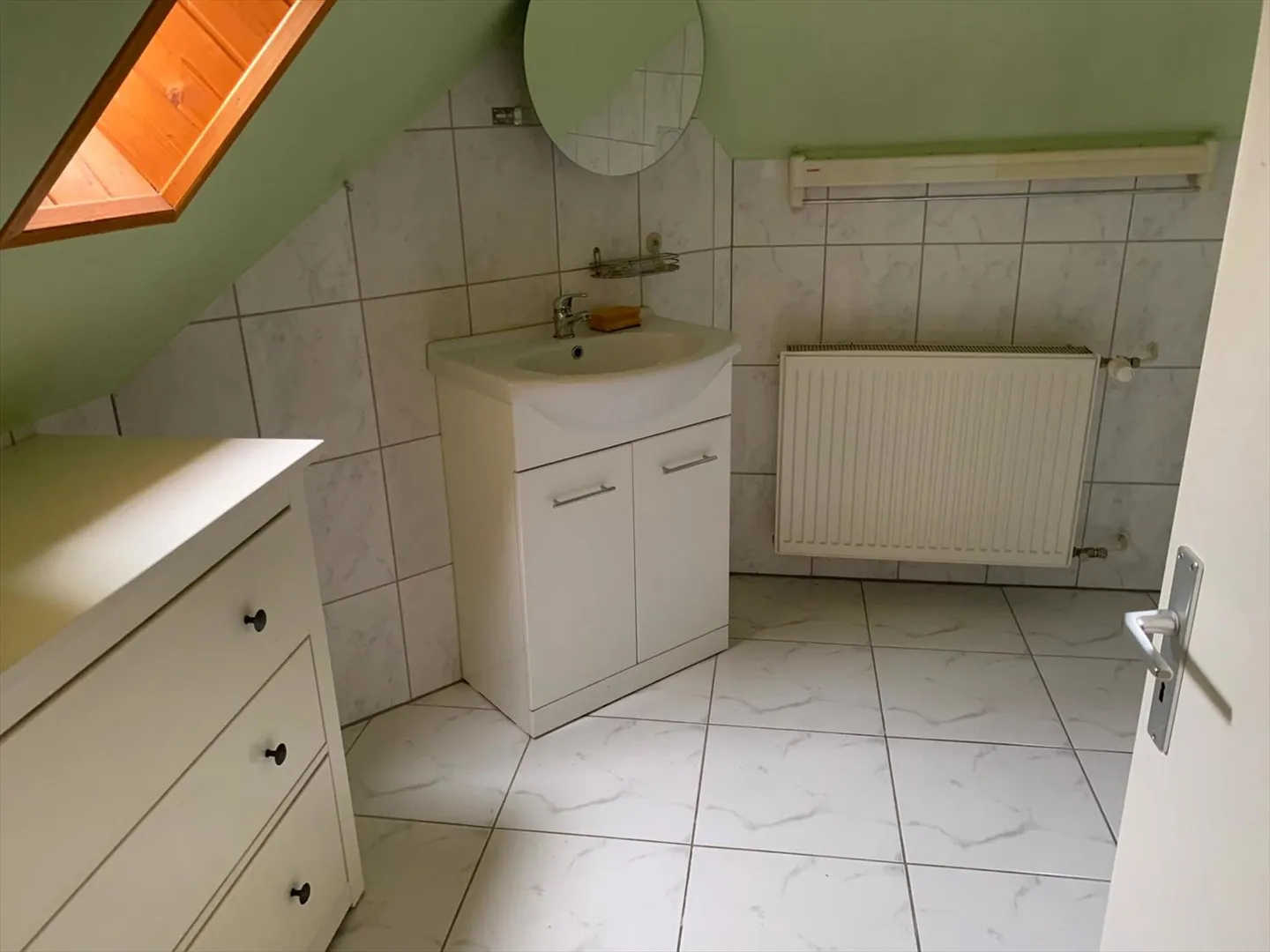 Chaux-de-Fonds, affascinante monolocale arredato in mansarda - Foto 5 di 9