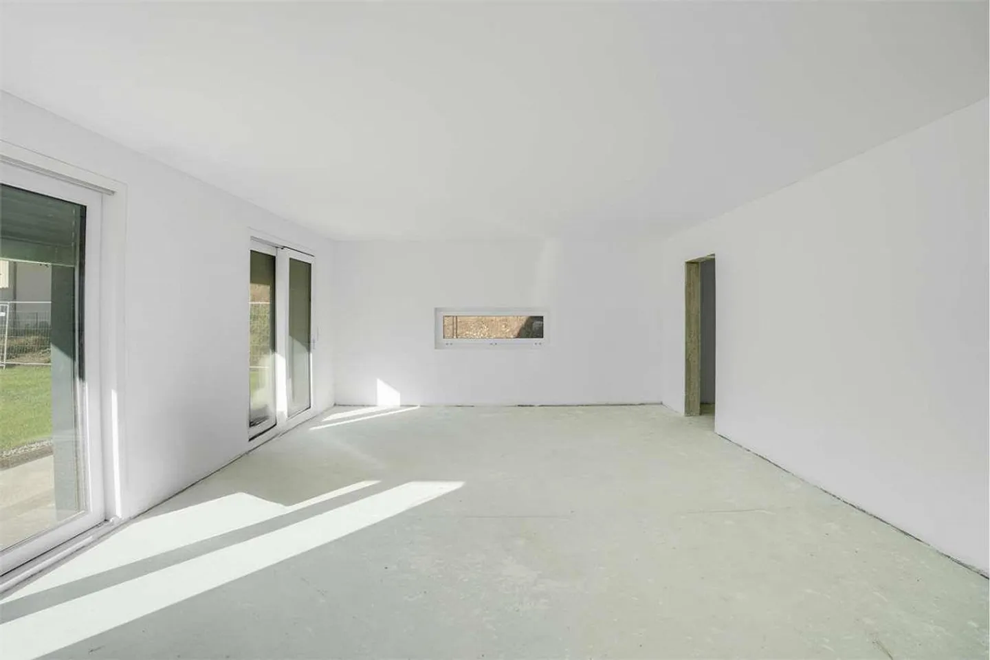 Luxuswohnung mit Privatgarten - Foto 4 von 13