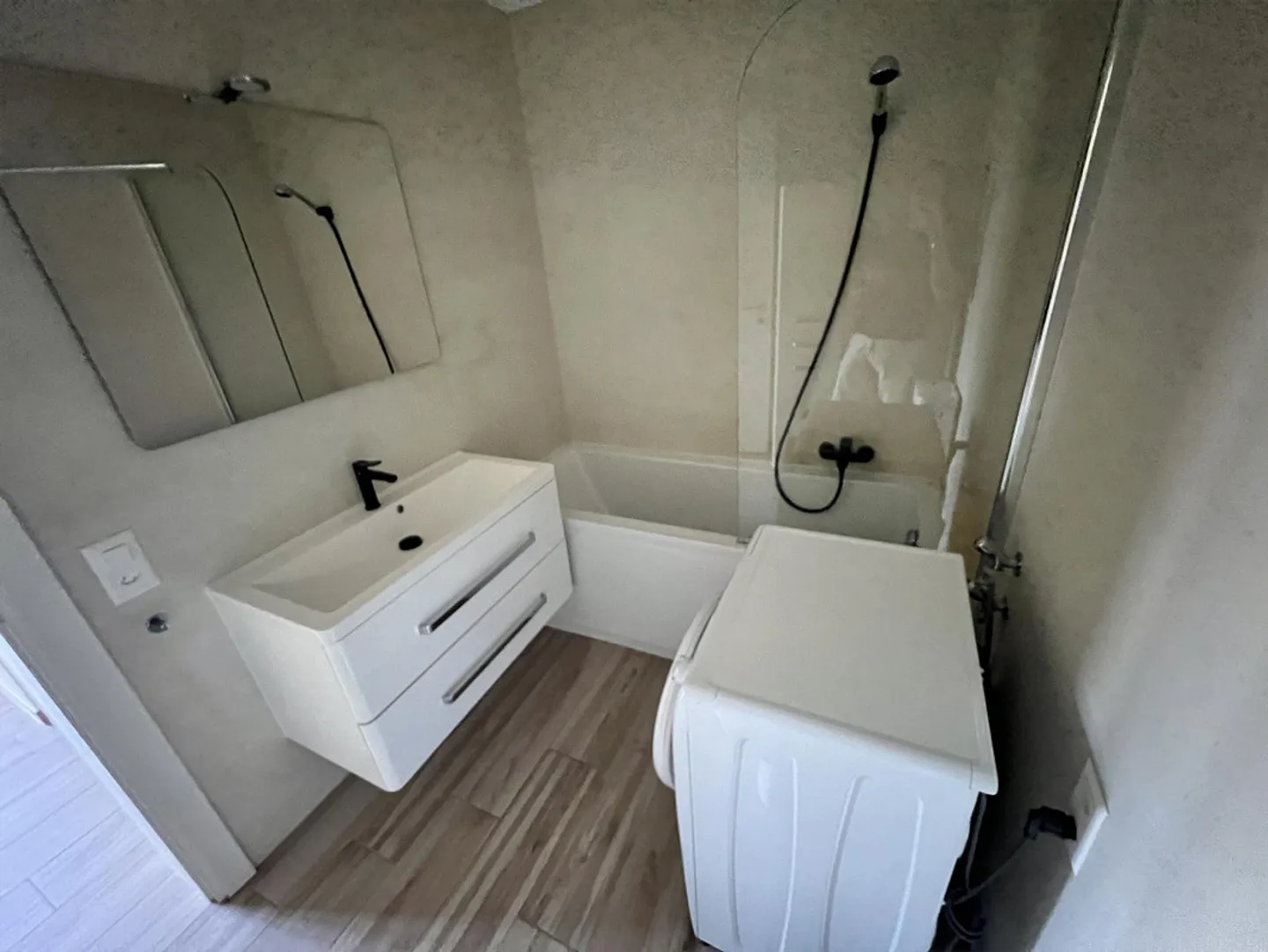 Lugano-Pazzallo – Perfect 3.5-room apartment with terraces and parking – For Rent - Photo 19 of 27