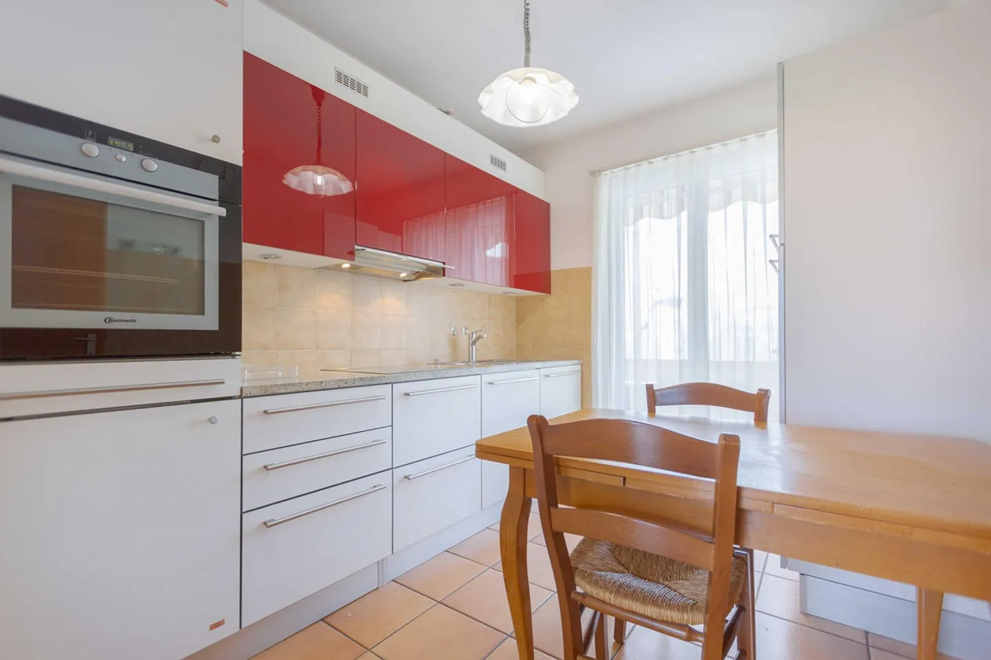 BARGAIN - SPACIOUS 3.5 ROOMS FURNISHED WITH 2 BALCONIES IN BALERNA - Photo 3 of 9