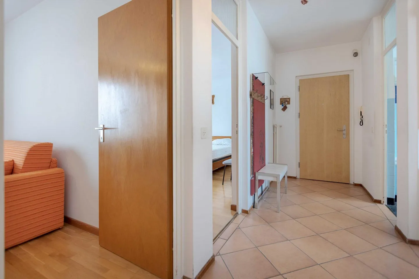 BARGAIN - SPACIOUS 3.5 ROOMS FURNISHED WITH 2 BALCONIES IN BALERNA - Photo 4 of 9