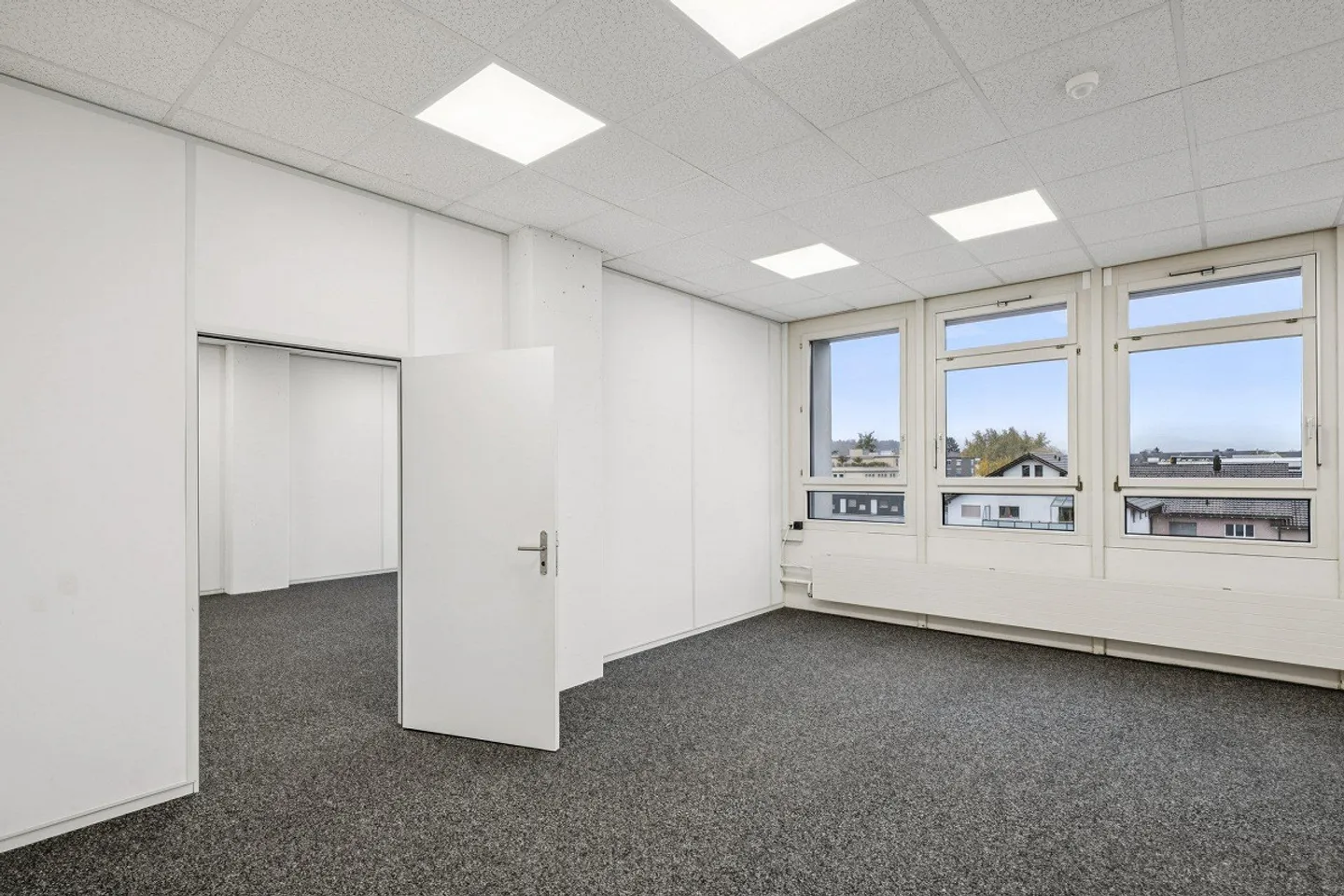 Bureaux prêts à emménager et aménagés pour CHF 90.00/m²/an - Photo 9 sur 13