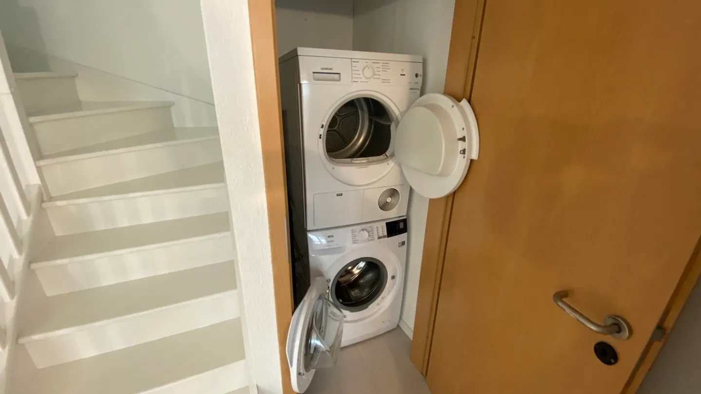 Duplex di 2,5 locali completamente ristrutturato. - Foto 6 di 19