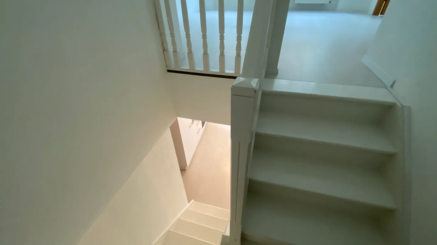 Duplex di 2,5 locali completamente ristrutturato. - Foto 7 di 19