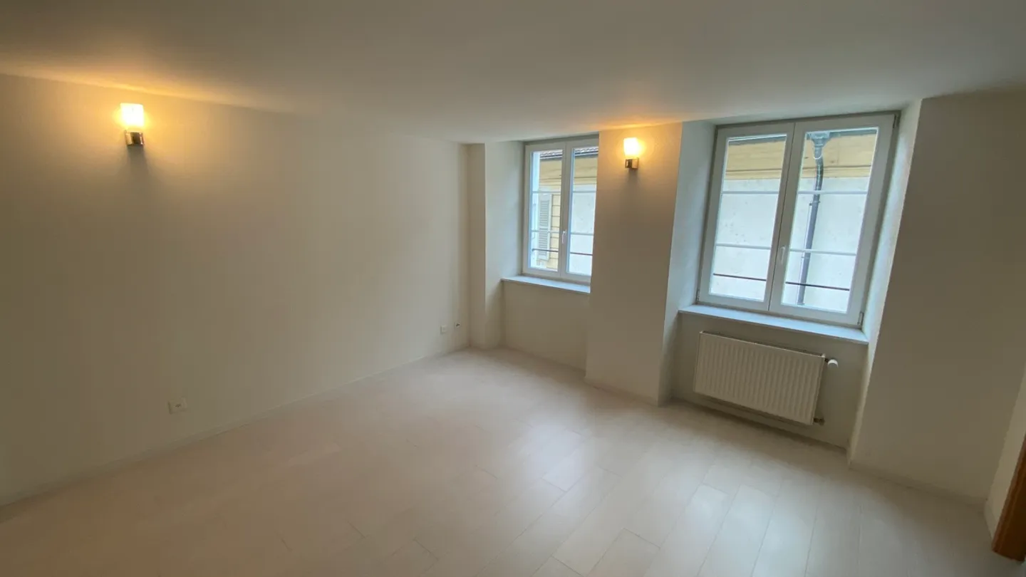Duplex di 2,5 locali completamente ristrutturato. - Foto 8 di 19