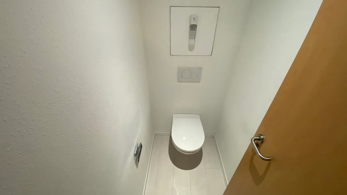 Duplex di 2,5 locali completamente ristrutturato. - Foto 10 di 19