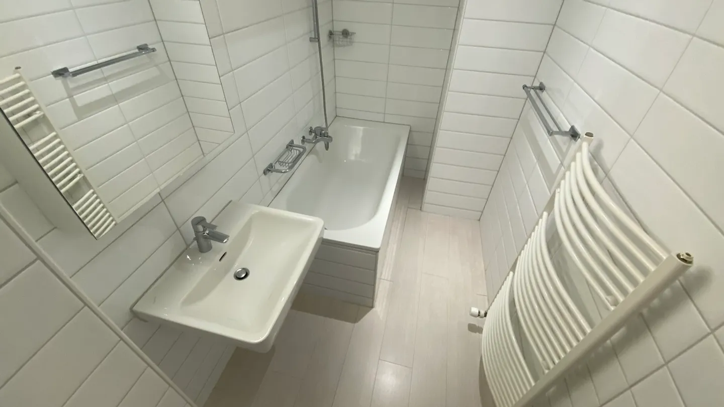Duplex di 2,5 locali completamente ristrutturato. - Foto 13 di 19